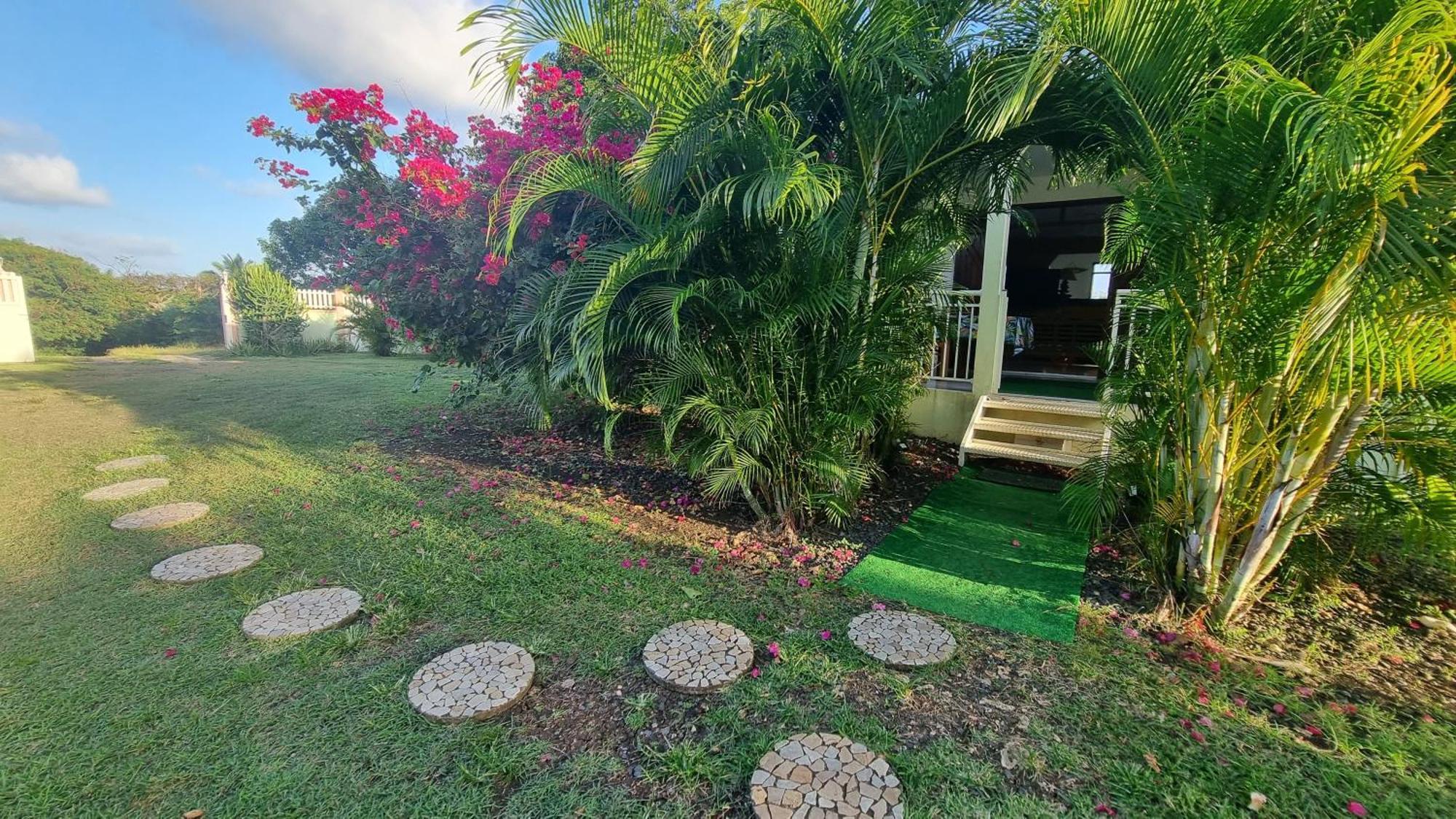 La Villa Rainbow & Ses 2 Kabanes Sainte-Anne  Exterior foto